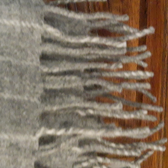Madewell 100% Wool Cape Scarf Gray, White Chalk Stripes, Fringe, New with Tags - Picture 3 of 6